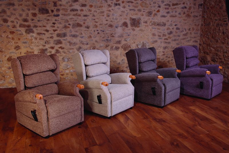 Medina Waterfall with light oak knuckles - 4 Cord fabrics